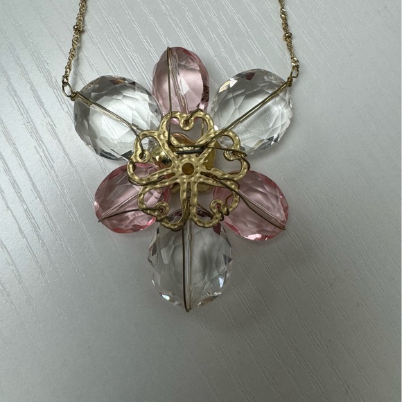 Flower Necklace 🌸🌼 - Picture 4 of 5